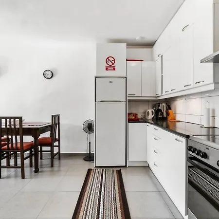 Luminoso En Jardin En Apartment